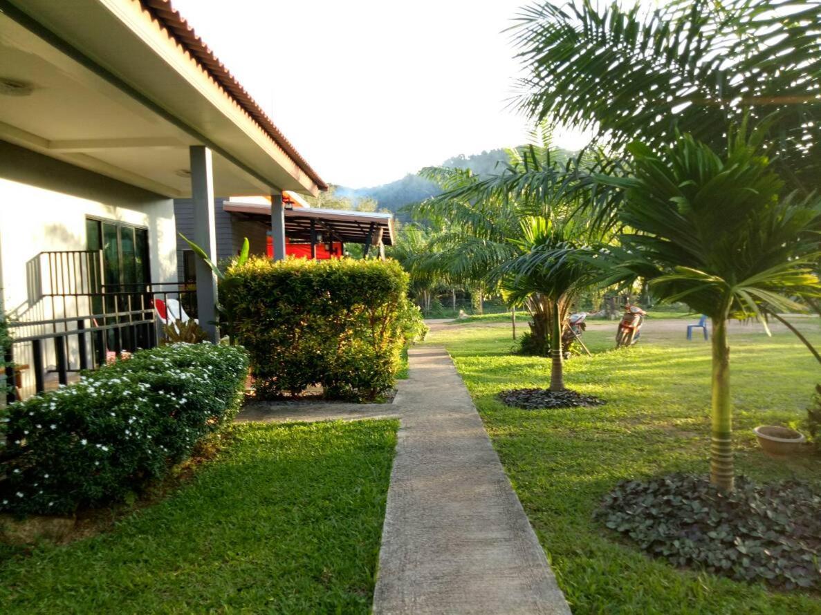 Baan Reenaa Lanta Koh Lanta Exterior photo